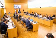 El Cabildo denuncia la insensibilidad del Gobierno de España ante la subida de las tasas aeroportuarias y exige las inversiones del DORA III